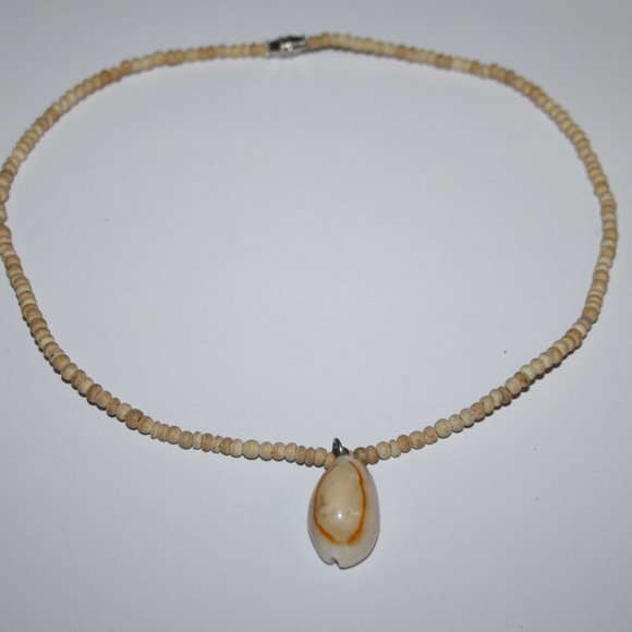Beautiful tan wooden necklace with shell pendant 16" - Picture 1 of 4